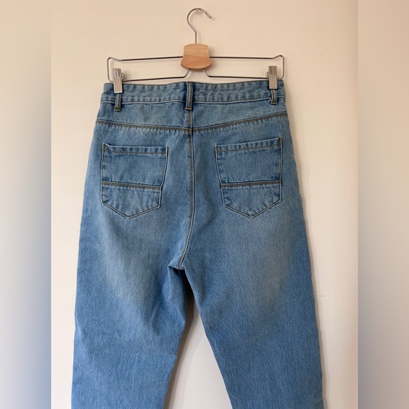 Women's Highwaisted Jeans - Size 6 - Picture 3 of 4